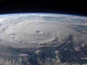 Вид озоновой дыры из космоса. Фото с сайта www.newsland.ru