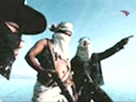 Пираты захватившие судно Фаина в Самали. Фото с сайта Вести.ru