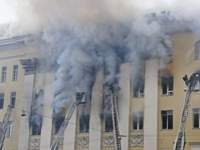 Пожар в здании Минобороны. Фото: ria.ru