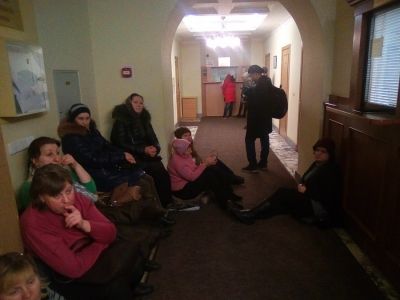 Жильцы общежитий в приемной Мэрии Москвы. Фото: facebook.com/gradustv